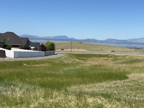3125 Colonial Drive , Helena, MT 59601